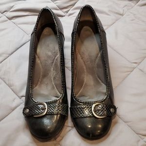 🍄Aerosoles Buckle Leather Heels